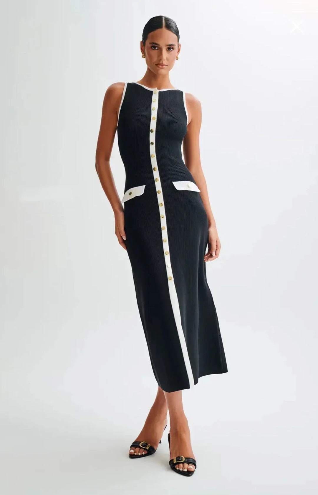 Abito midi donna nero con bottoni a contrasto