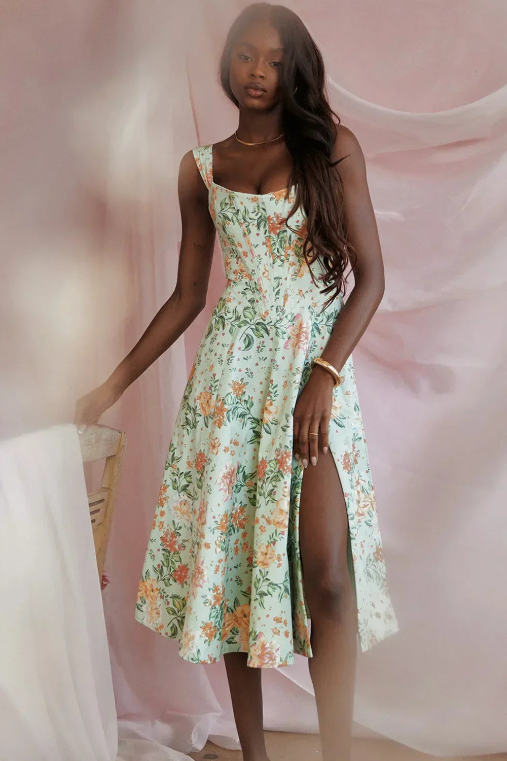 Abito midi donna scollato a motivi floreali con spacco