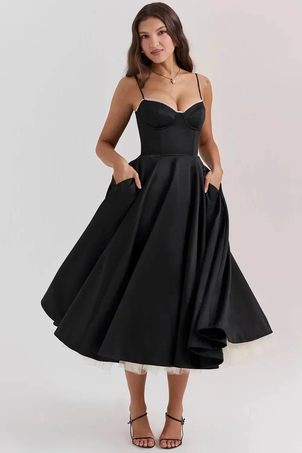Abito midi nero satinato spalline sottili tulle crema