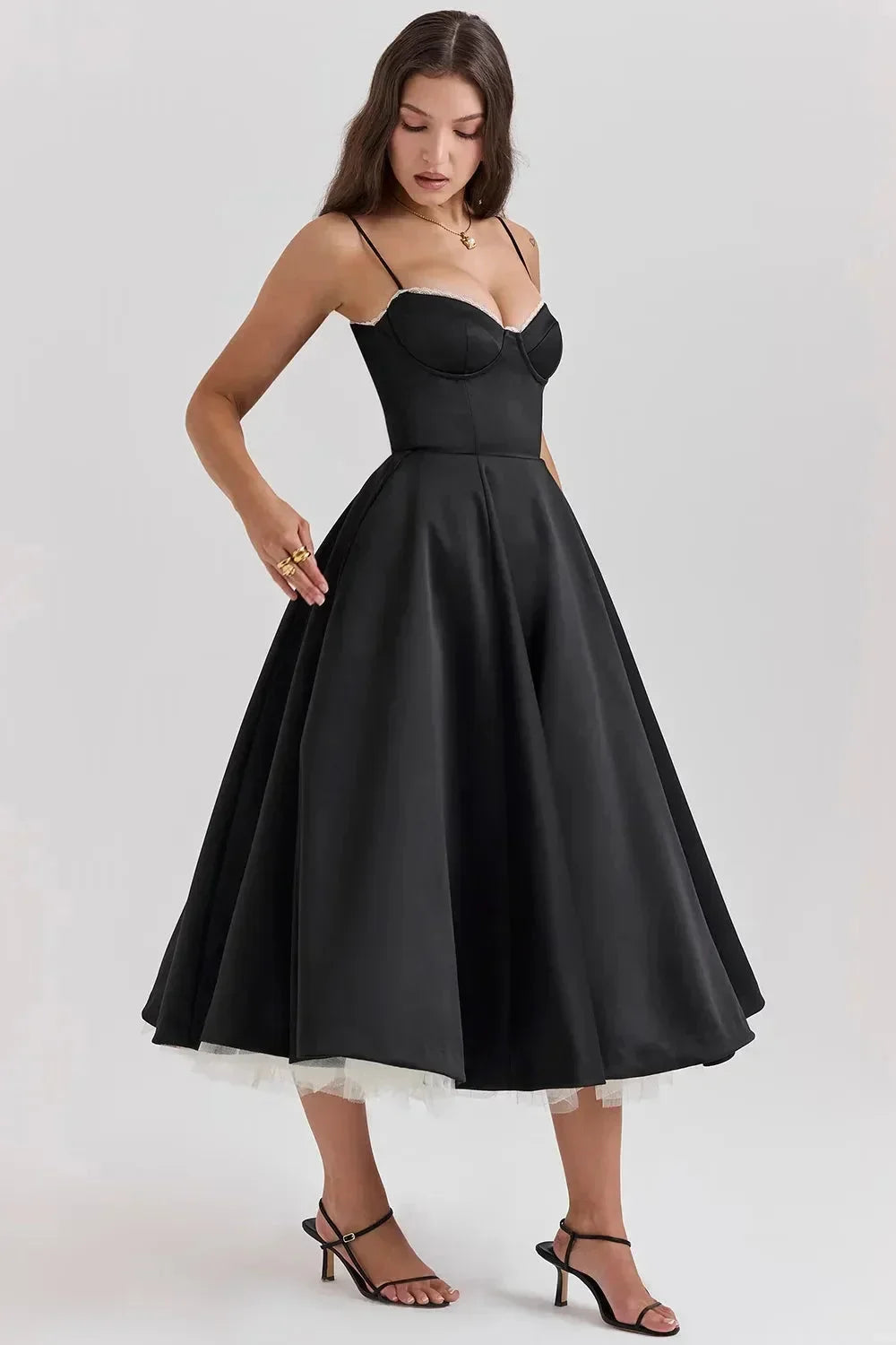 Abito midi nero satinato spalline sottili tulle crema