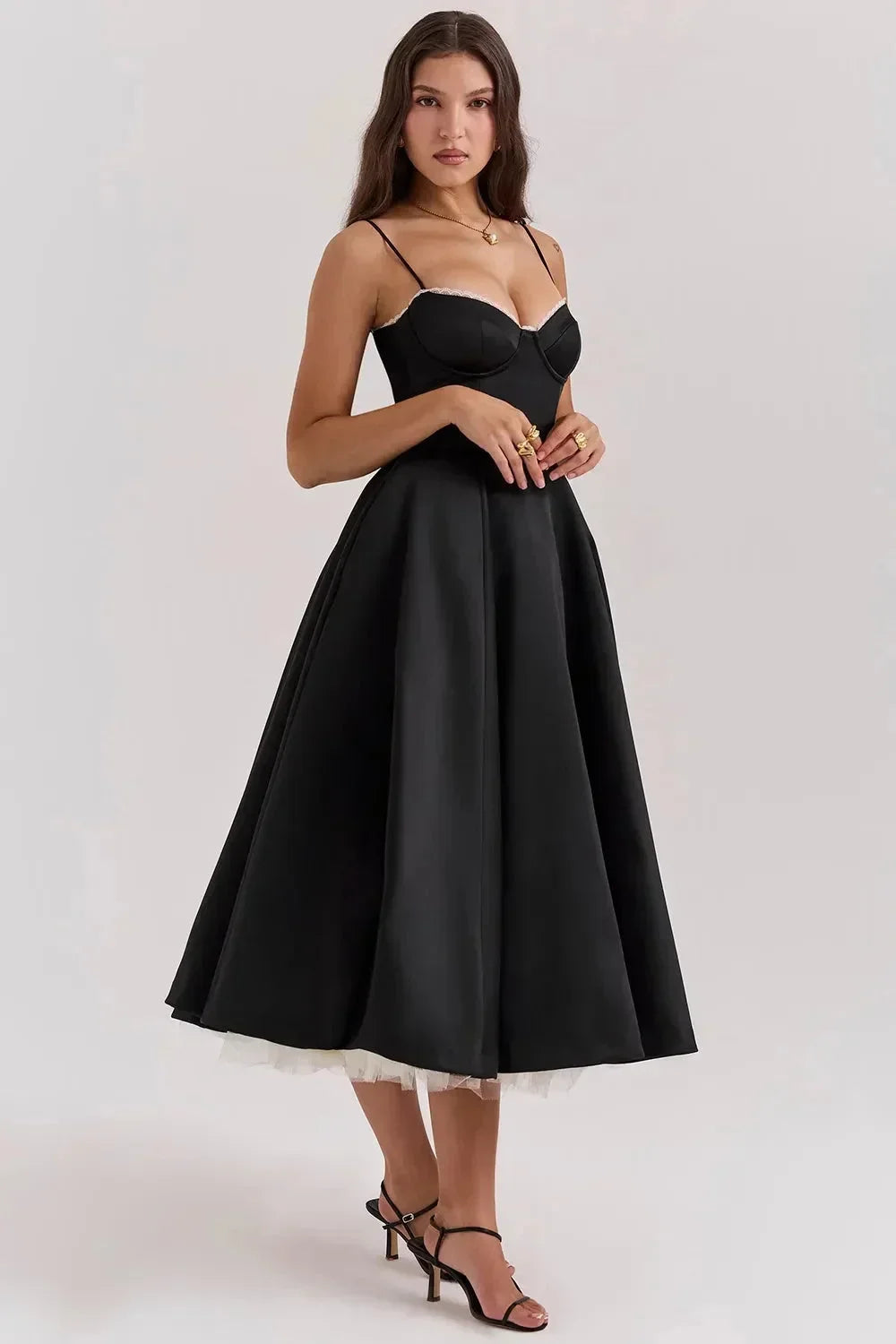 Abito midi nero satinato spalline sottili tulle crema
