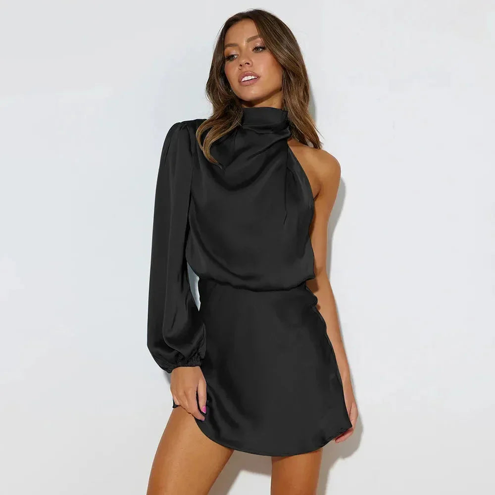Vestito corto da donna asimmetrico con collo alto drappeggiato e maniche lunghe