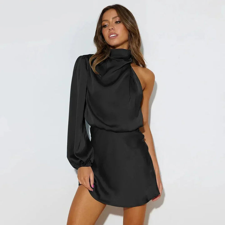 Vestito corto da donna asimmetrico con collo alto drappeggiato e maniche lunghe