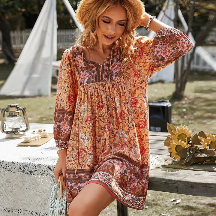 Vestito corto donna bohémien con stampa floreale e maniche lunghe