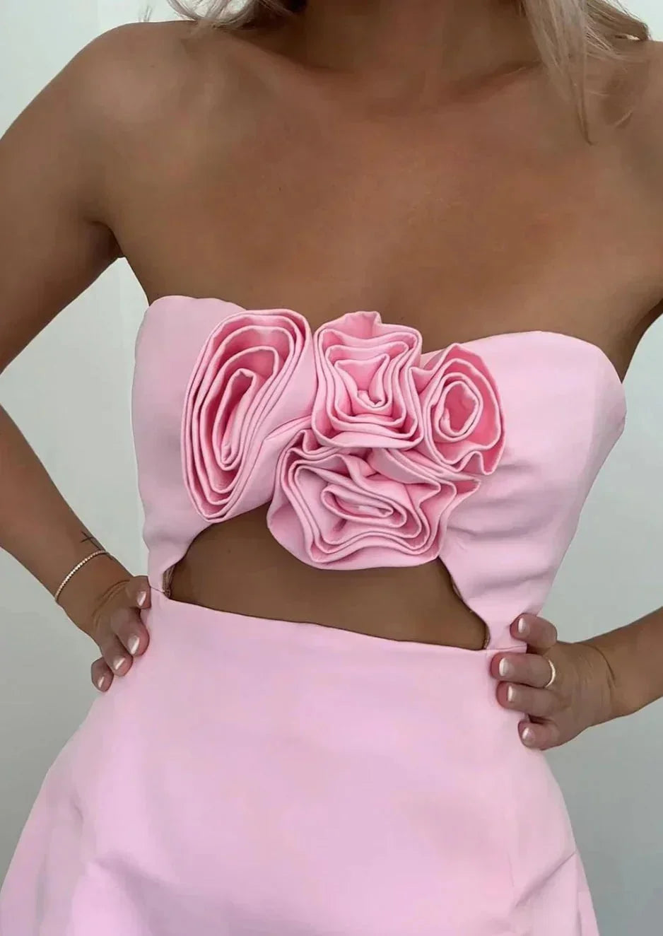 Vestito corto bustier donna con intaglio floreale da sera