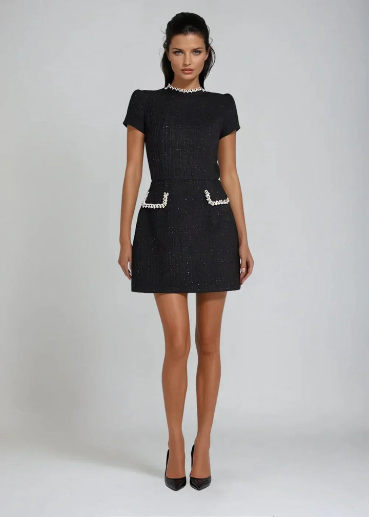 Vestito corto da donna da sera con collo alto con perle