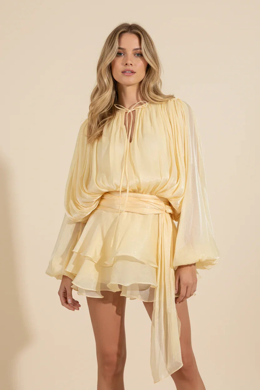 Vestito corto da donna con maniche a palloncino fluide