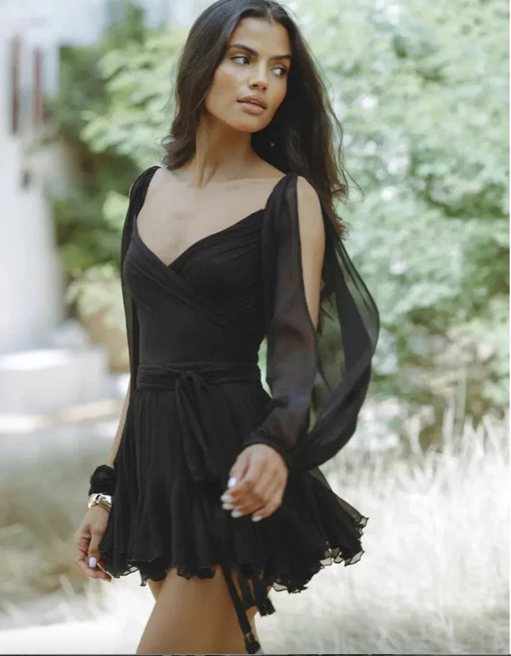 Vestito corto donna fluido con maniche lunghe e volant