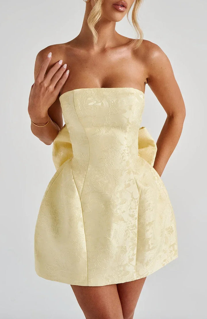 Vestito corto da donna in jacquard senza bretelle con schiena nuda