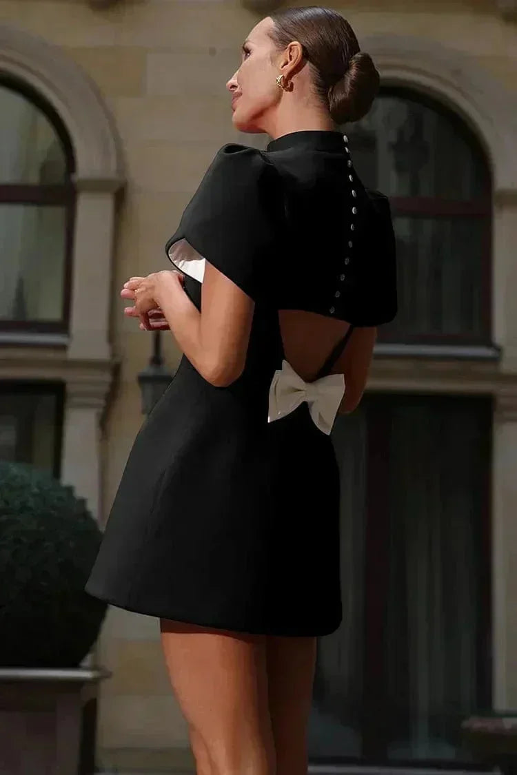 Vestito corto da donna con maniche strutturate per cocktail