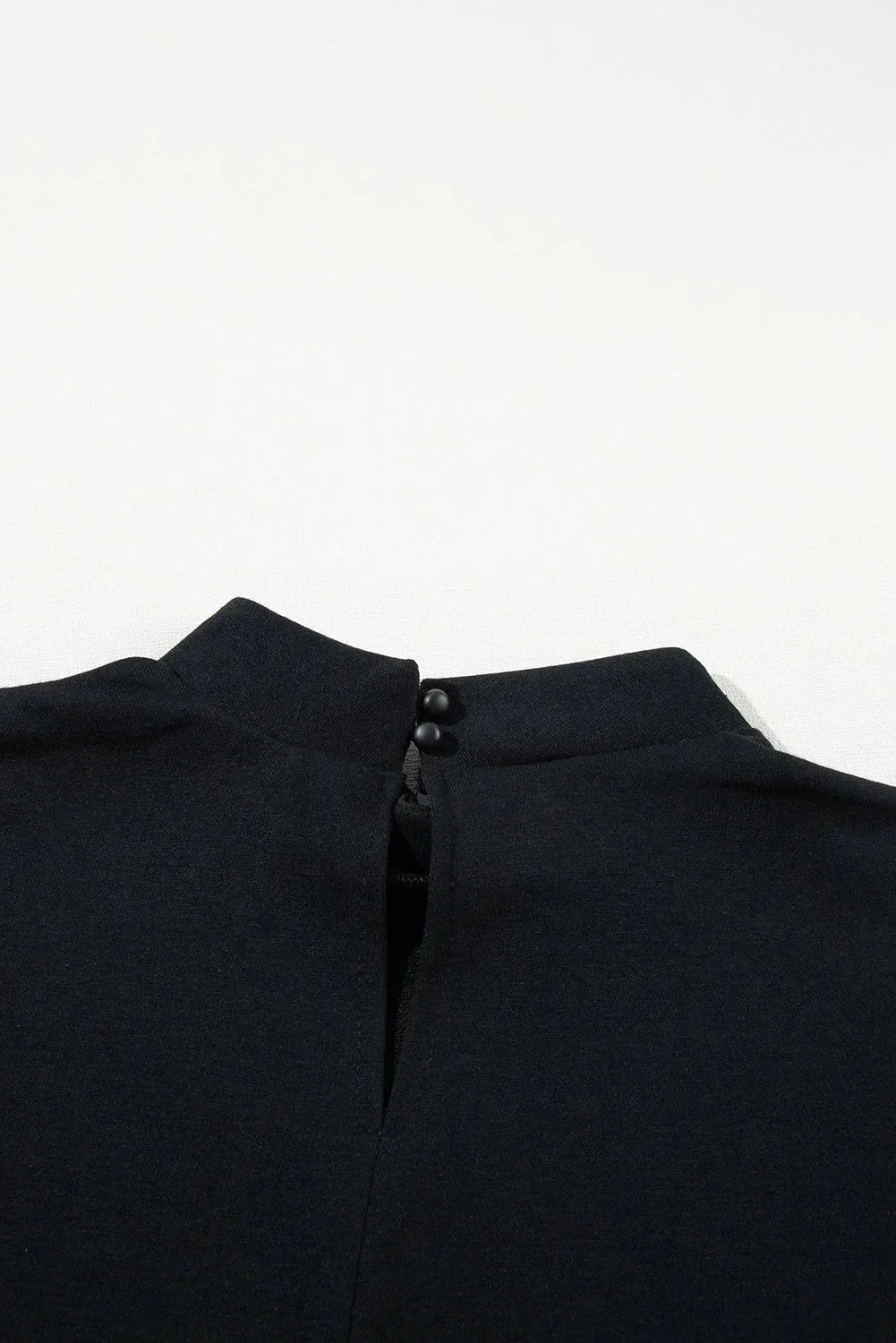 Vestito corto nero da donna con volant e Maniche corte