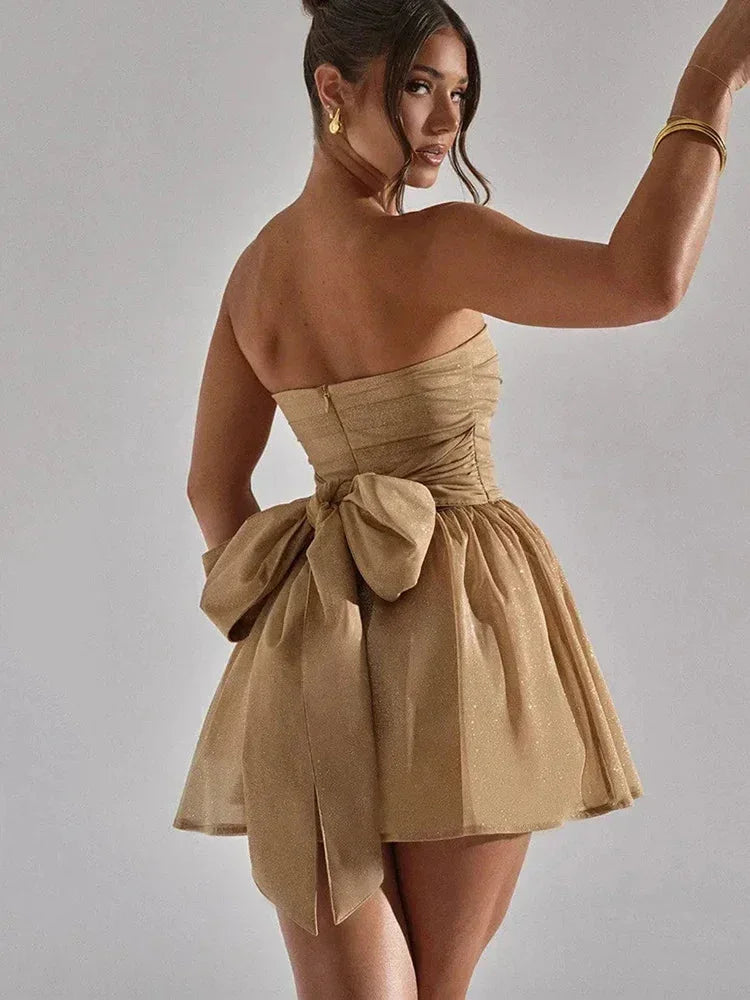 Vestito corto da donna con paillettes a bustier per la sera