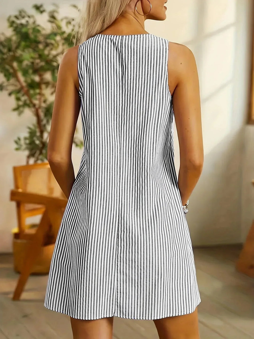 Vestito corto donna a righe con bottoni e tasche