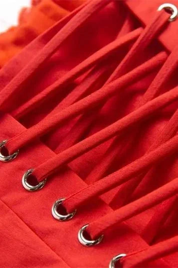 Vestito corto svasato con bretelle e scollo arricciato
