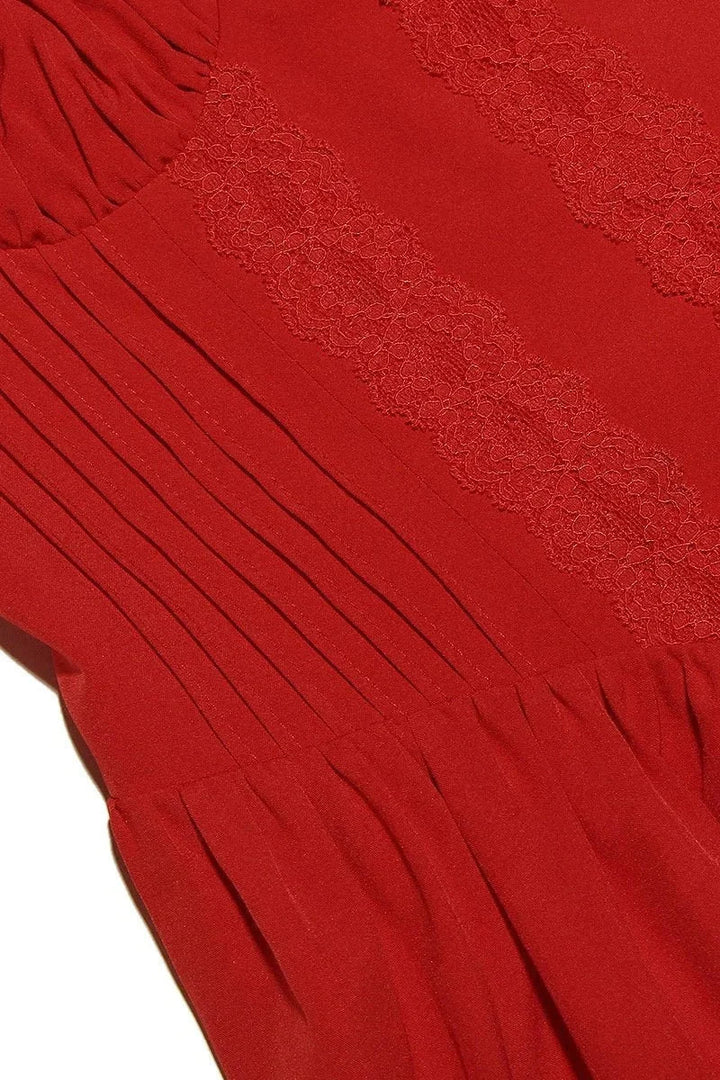 Vestito corto svasato con bretelle e scollo arricciato