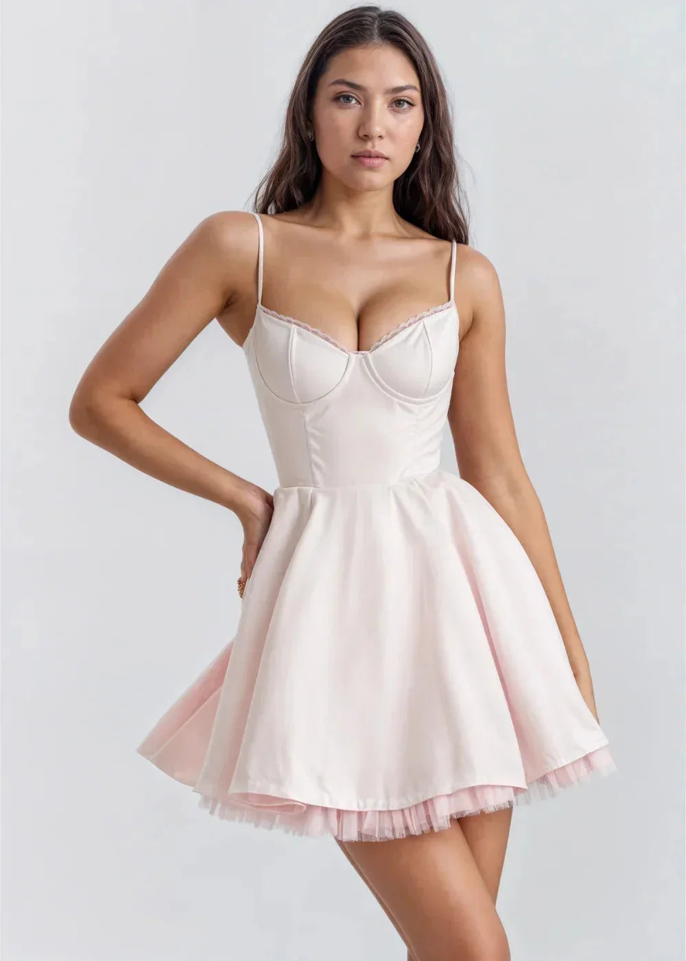Vestito corto da donna con spalline sottili per serata estiva