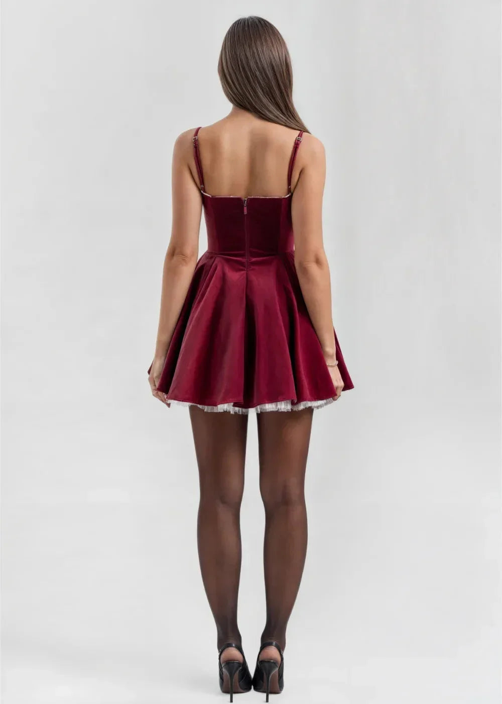 Vestito corto da sera da donna con spalline e schiena nuda