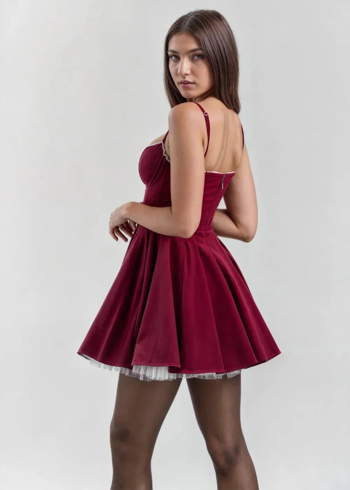 Vestito corto da sera da donna con spalline e schiena nuda
