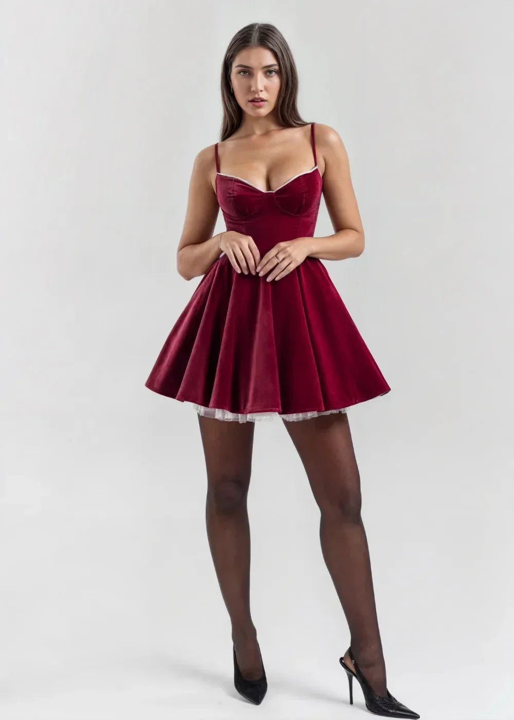 Vestito corto da sera da donna con spalline e schiena nuda