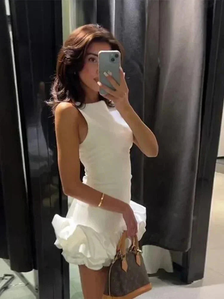 Vestito corto donna senza maniche con orlo a volant