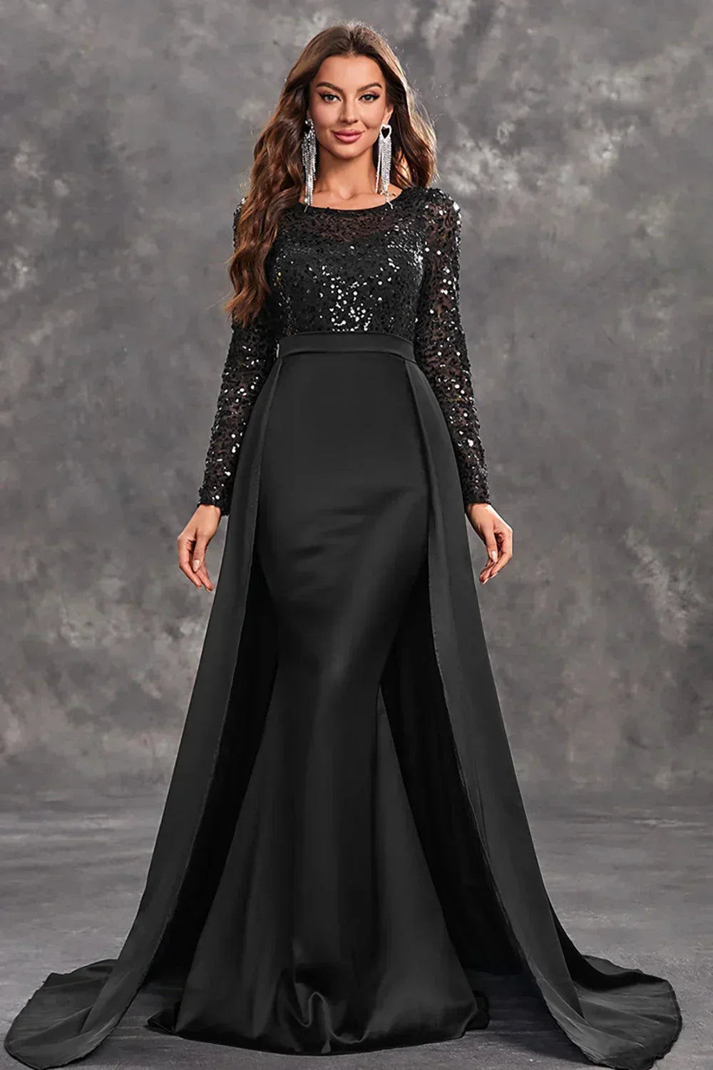 Vestito da sera lungo con paillettes e gonna fluida