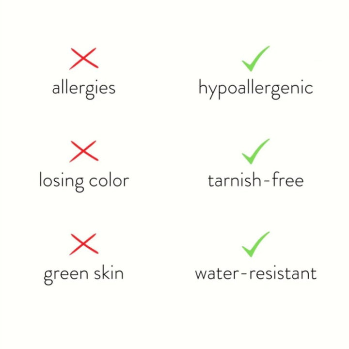 Collana Elegante con Fiore in Oro