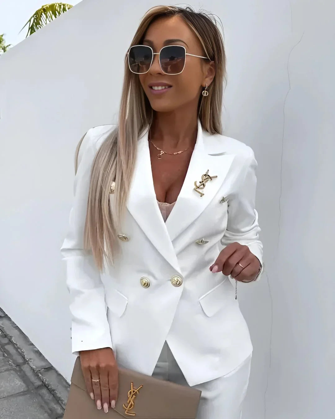 Completo da donna doppiopetto sartoriale con vestibilità moderna